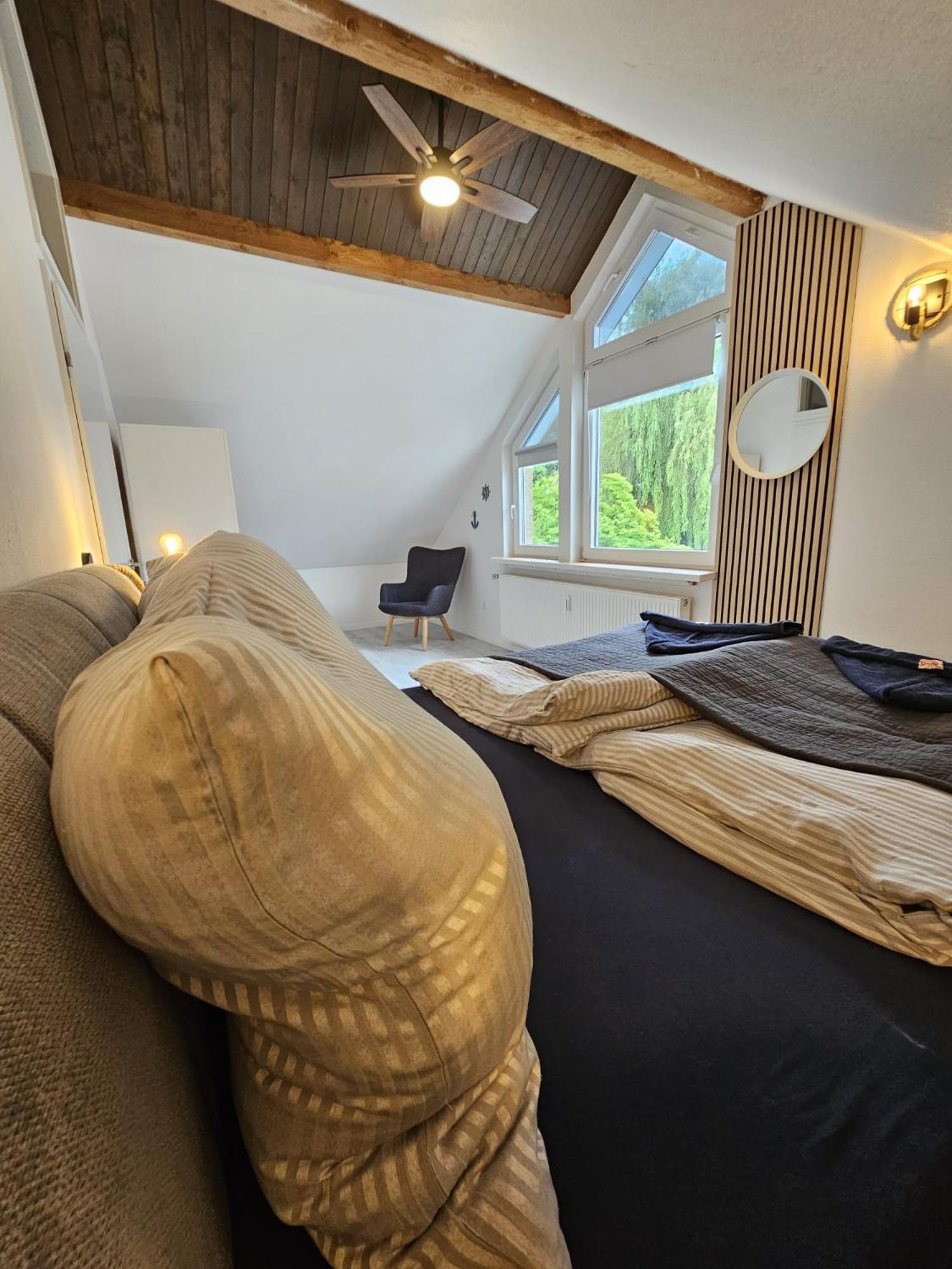 Tautraum Suite Mit Whirlpool Und Gruenem Ausblick Wilhelmshaven Exteriör bild